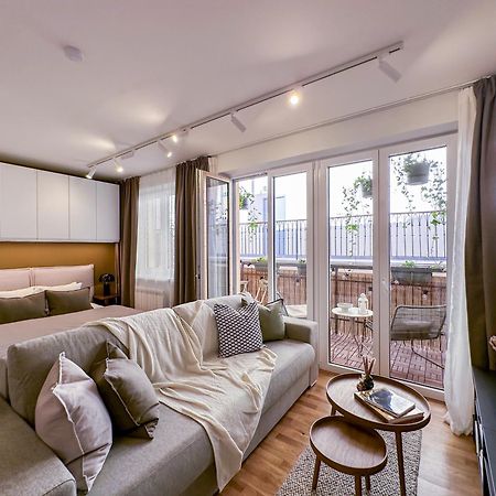 Turnkey I Karlin Square Apartments براغ المظهر الخارجي الصورة